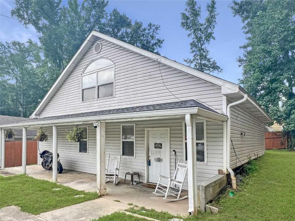 Property Photo: 4004 Campbellton Road SW GA 30331