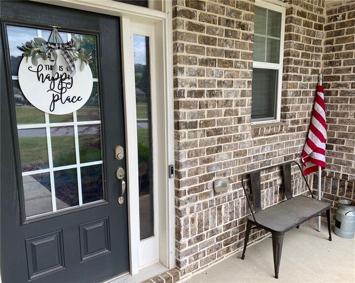 Property Photo: 202 Oakleigh Pointe Drive GA 30157