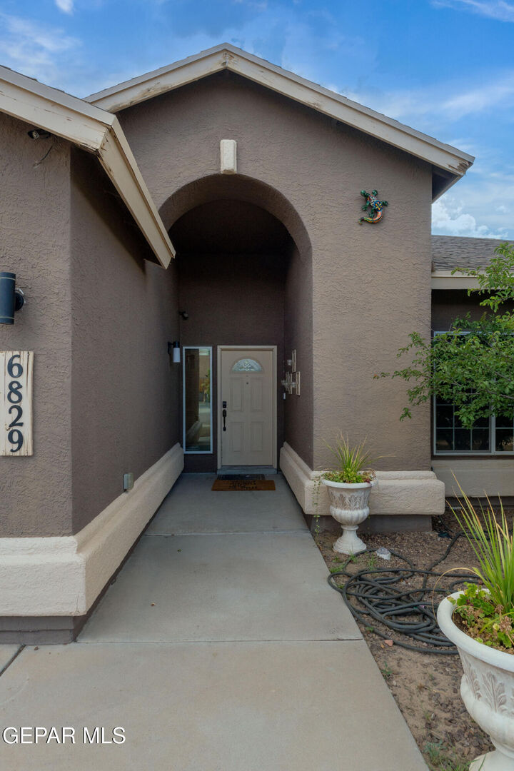 Property Photo: 6829 Steffers Lane TX 79932