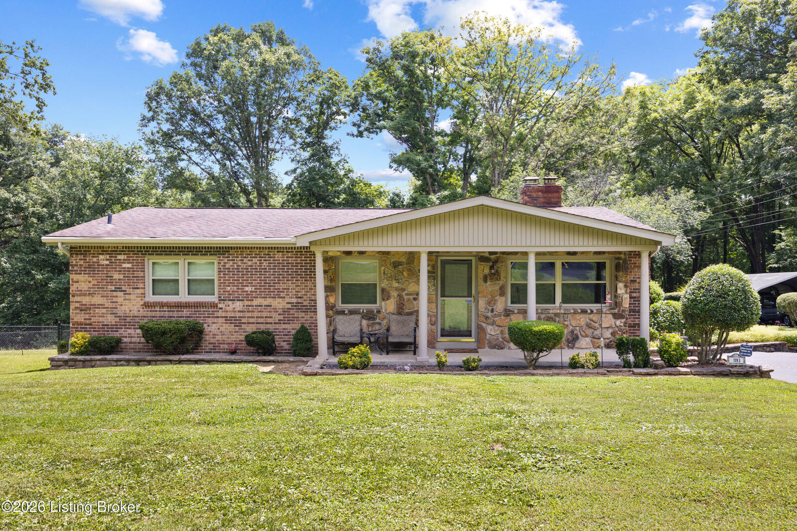 Property Photo:  1193 Castlerock Dr  KY 40165 