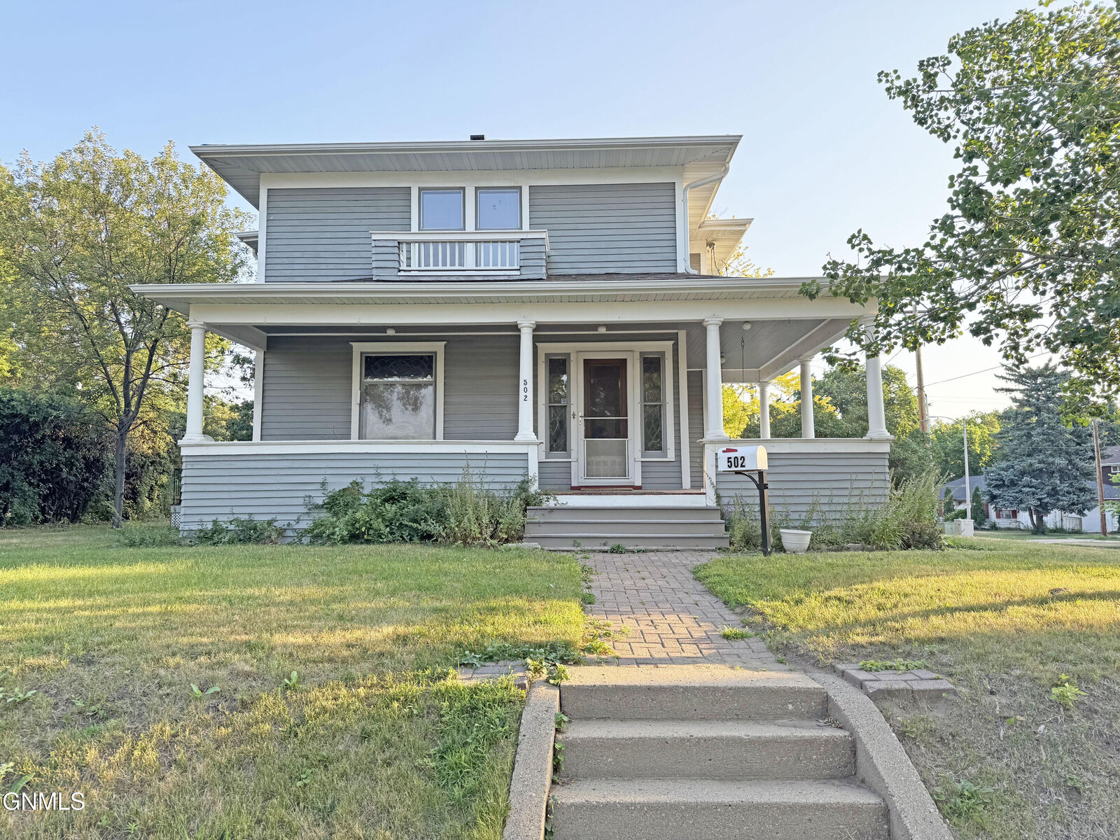 Property Photo:  502 Thayer Avenue  ND 58501 