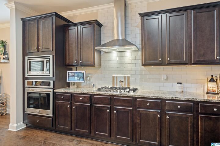 Property Photo: 1245 Hunters Gate Drive AL 35242