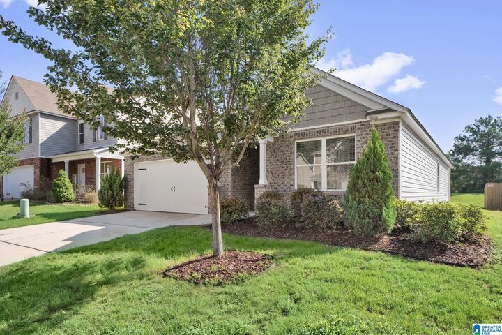 Property Photo:  4690 Woodford Circle  AL 35022 