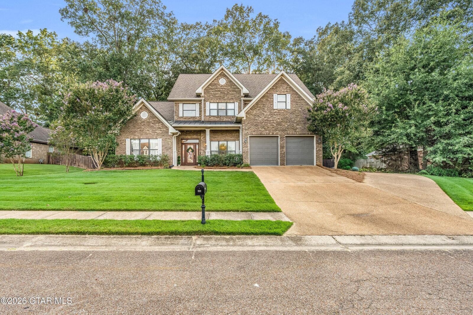Property Photo: 204 Oakmont Road MS 39759