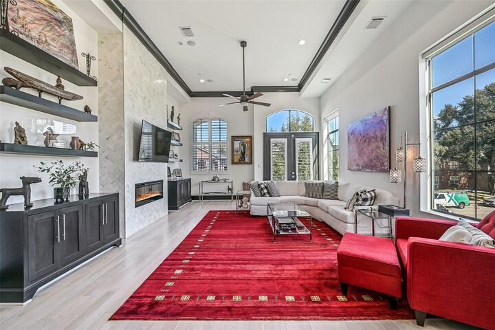 Property Photo:  503 W Clay Street  TX 77019 