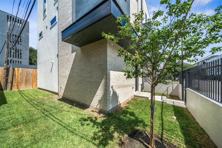 Property Photo: 4208 Driscoll Street TX 77098