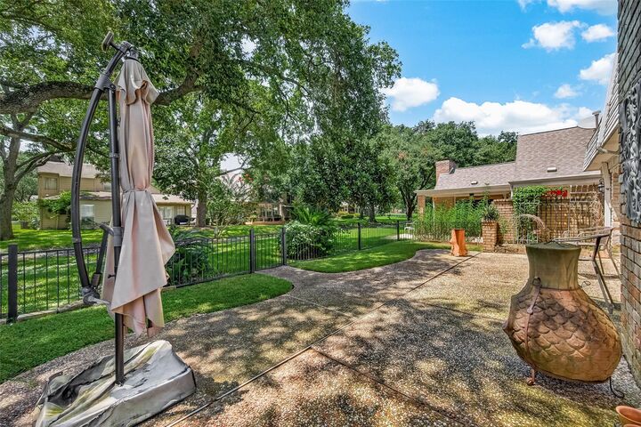Property Photo:  2718 Kissing Camel Court  TX 77459 