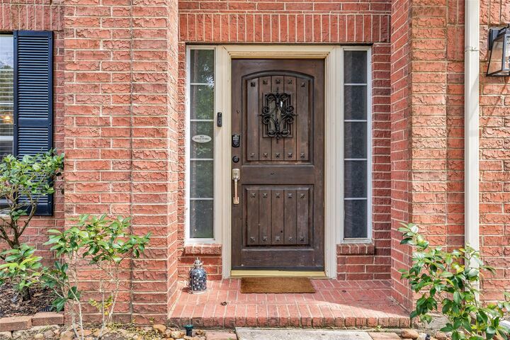 Property Photo:  119 N Westwinds Circle  TX 77382 