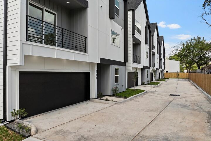 Property Photo:  870 W Little York Road C  TX 77091 