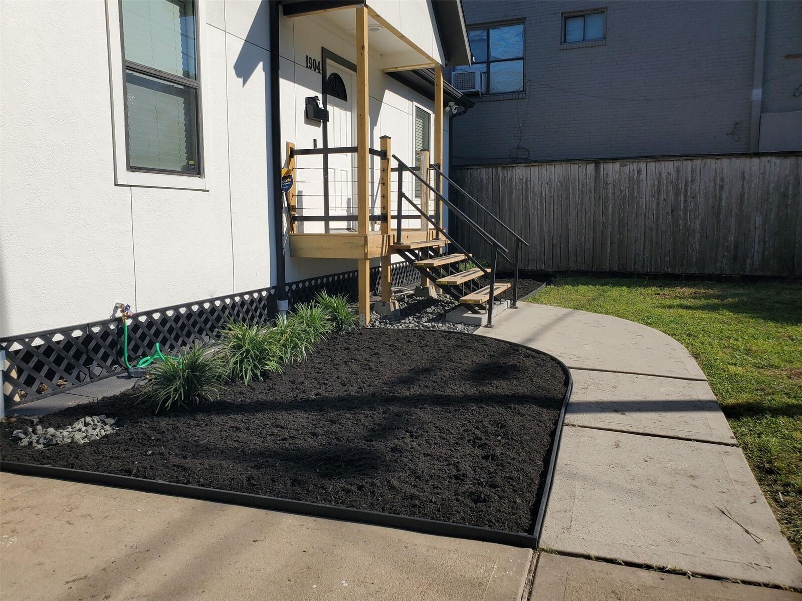 Property Photo:  1904 Davis Street  TX 77026 