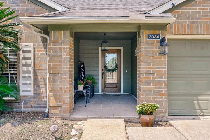 Property Photo:  3034 Millers Oak Lane  TX 77498 