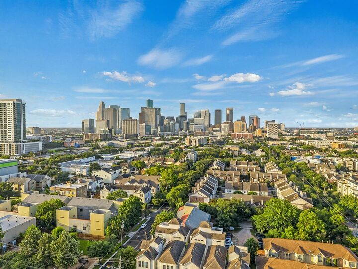 Property Photo: 3123 Austin Street TX 77004