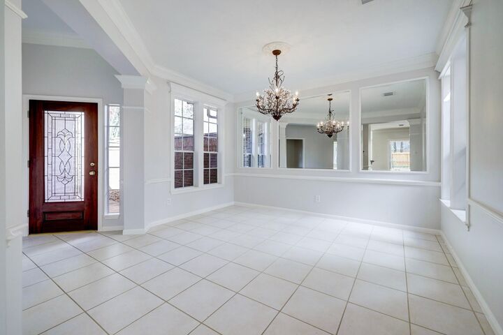 Property Photo: 14 Greenside Place TX 77381