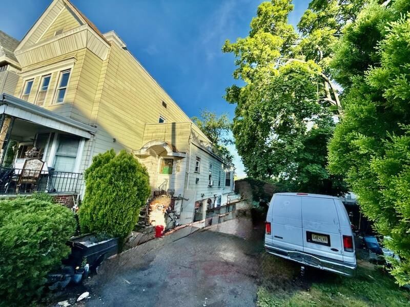 Property Photo:  546 Garfield Ave  NJ 07304 