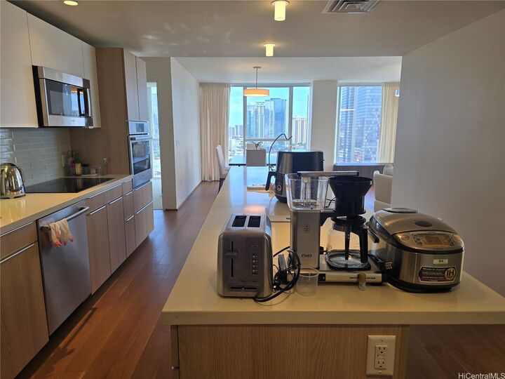 Property Photo:  888 Kapiolani Boulevard 2105  HI 96813 