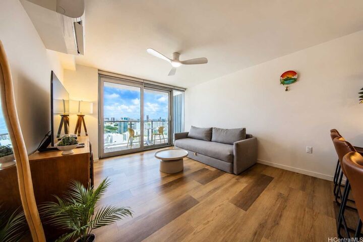 Property Photo: 1500 Rycroft Street 2006R HI 96814