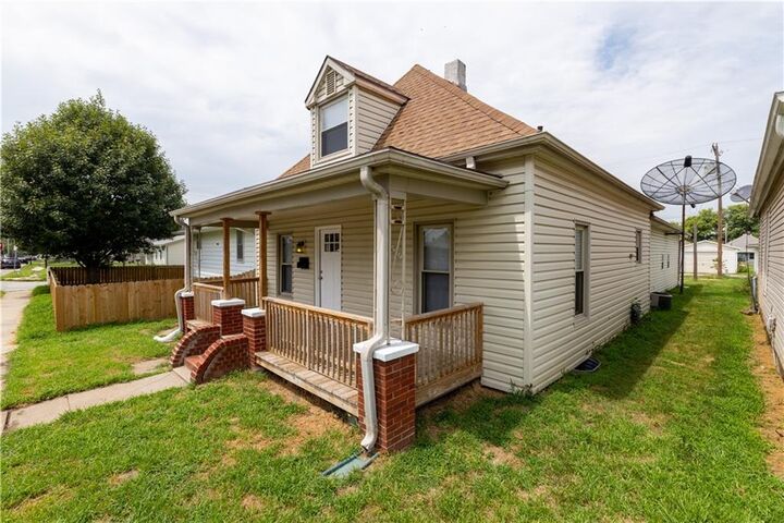 Property Photo: 225 W Valley Street MO 64504
