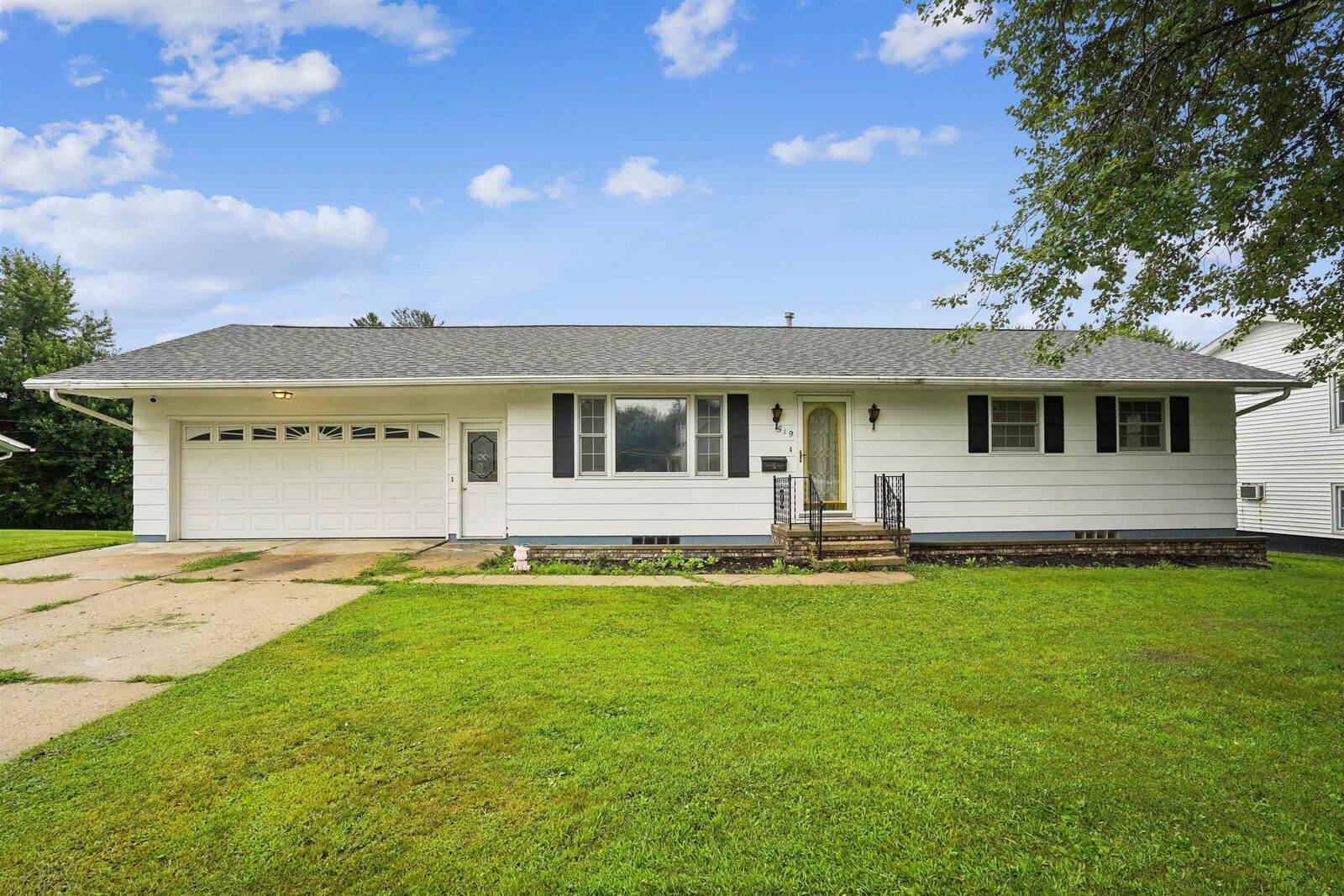 Property Photo: 519 5th Ave NE IA 50662