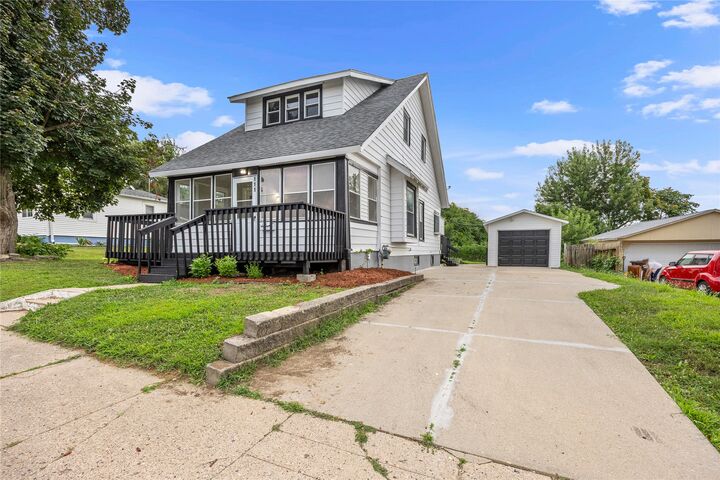 Property Photo: 111 N 15th Street IA 50158