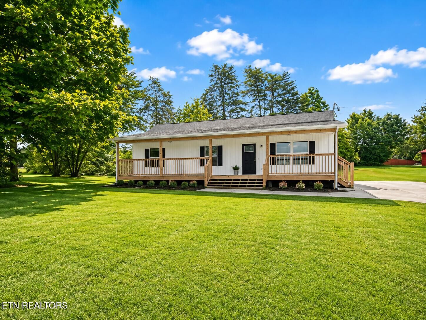 Property Photo: 9332 N Ruggles Ferry Pike TN 37871
