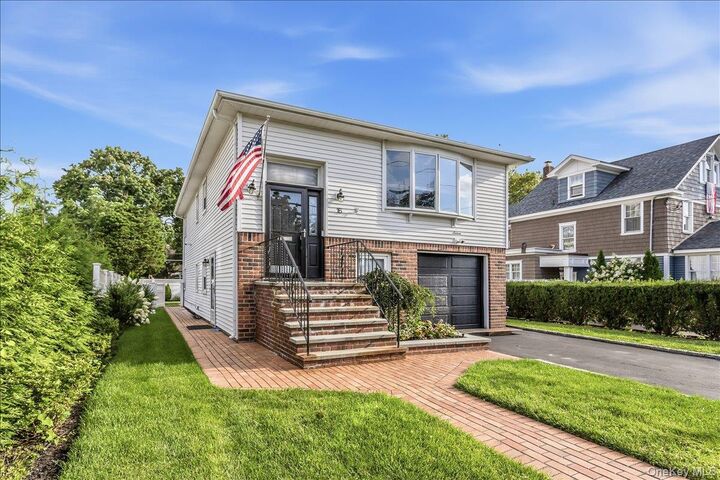 Property Photo:  16 Netz Place  NY 11507 