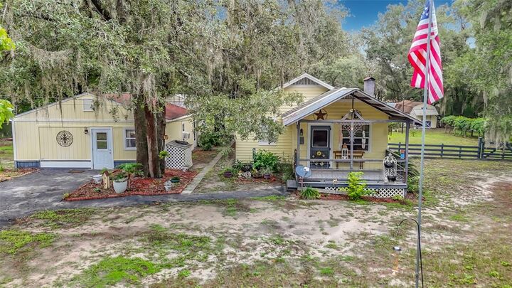Property Photo: 11705 Mary Lou Drive FL 34669