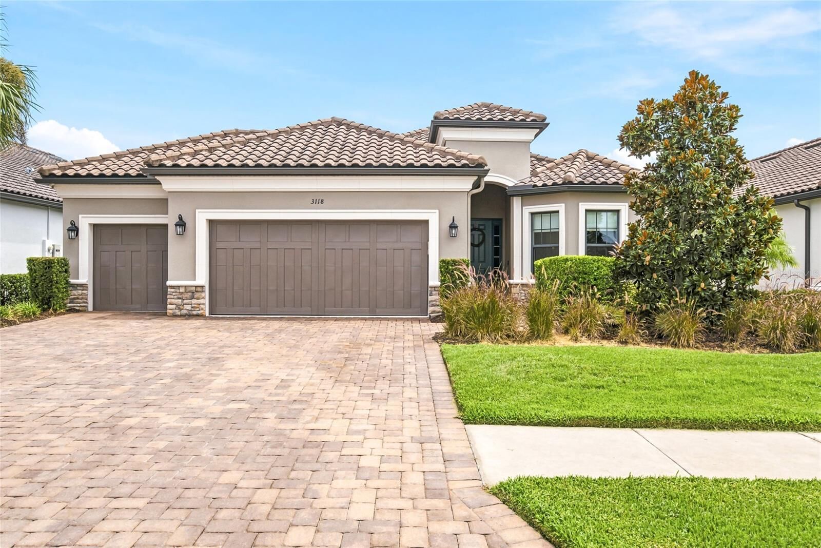 Property Photo:  3118 Forsythia Drive  FL 33556 