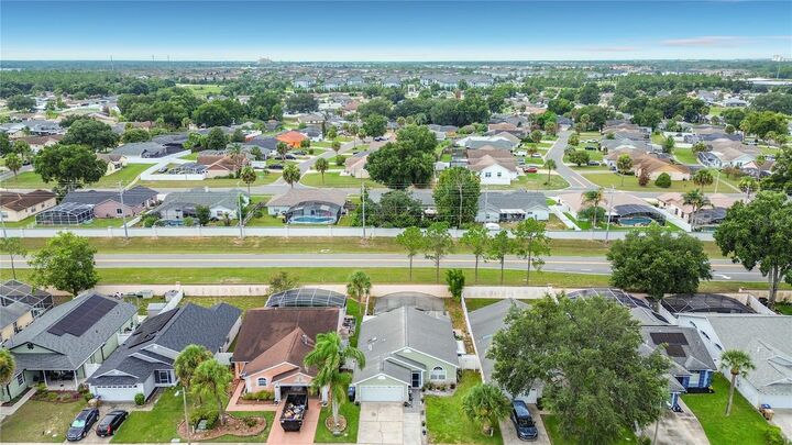Property Photo: 7732 Water Oak Ct FL 34747