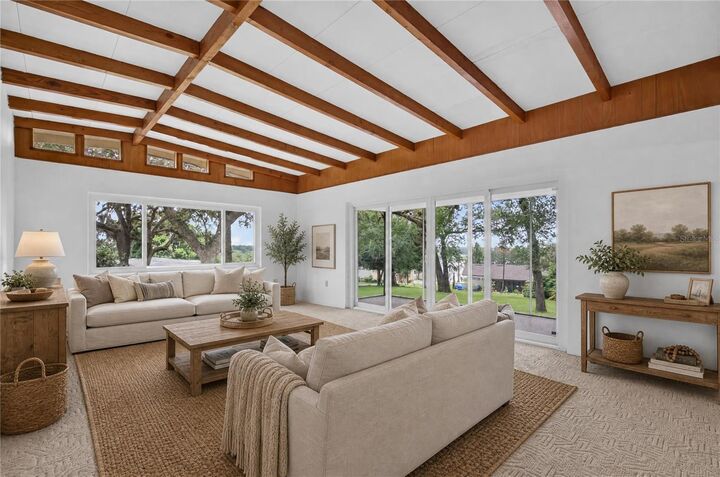 Property Photo: 2435 Broadvue Ave FL 32726
