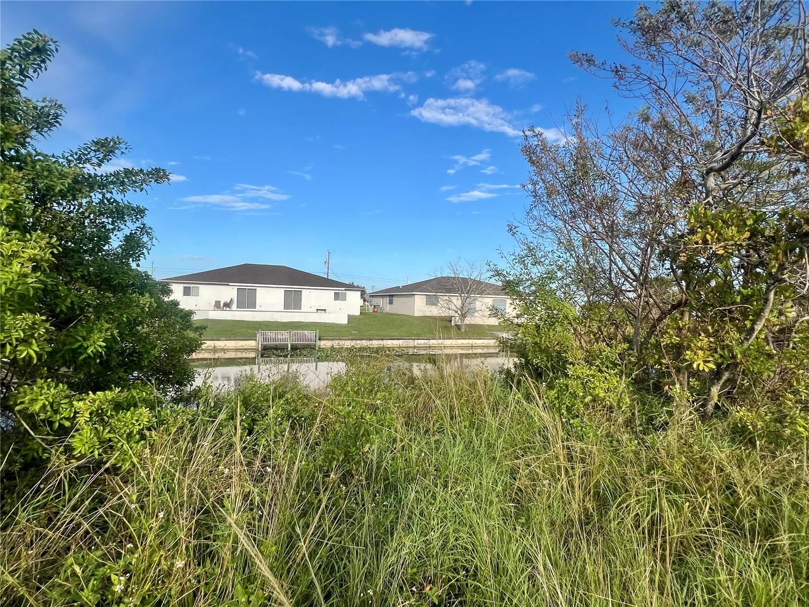 Property Photo:  1424 NE 9th Avenue  FL 33909 