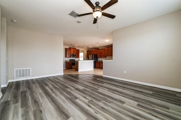 Property Photo:  2320 Dovesong Trace Drive  FL 33570 