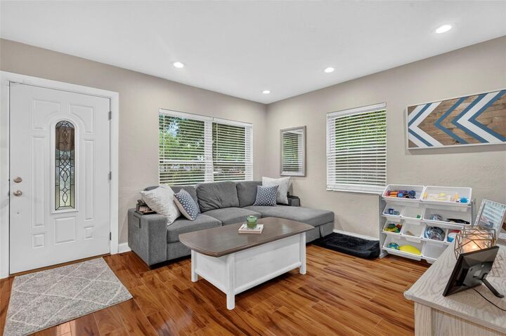 Property Photo:  1226 49th Avenue N  FL 33703 