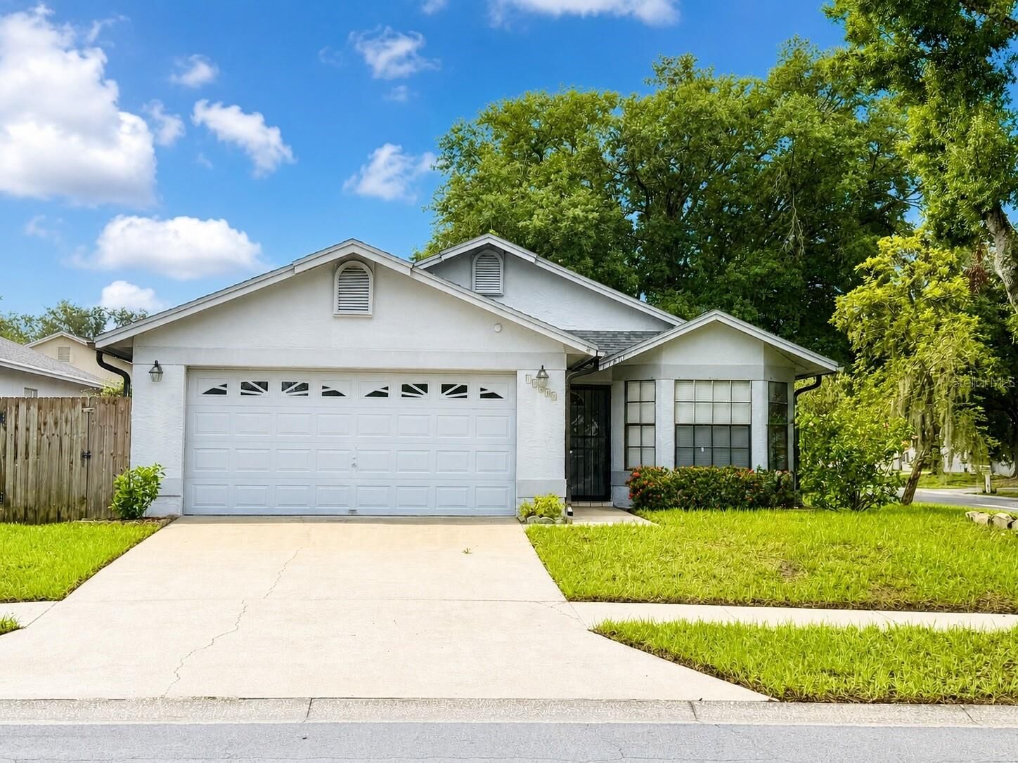 Property Photo: 11301 Maybrook Avenue FL 33569
