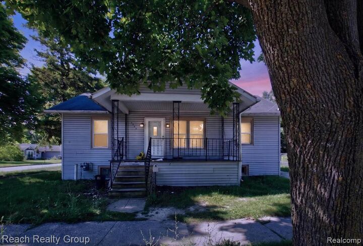 Property Photo:  1603 Cooper Avenue  MI 48602 5104 