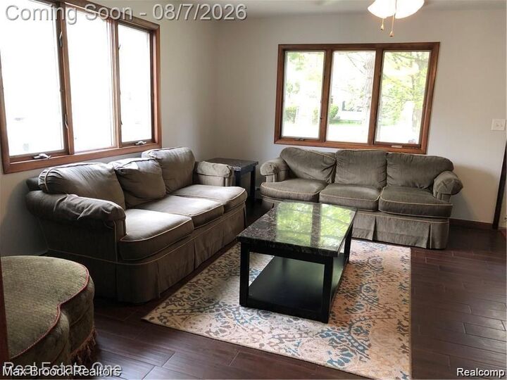 Property Photo:  1610 South Boulevard  MI 48104 4772 