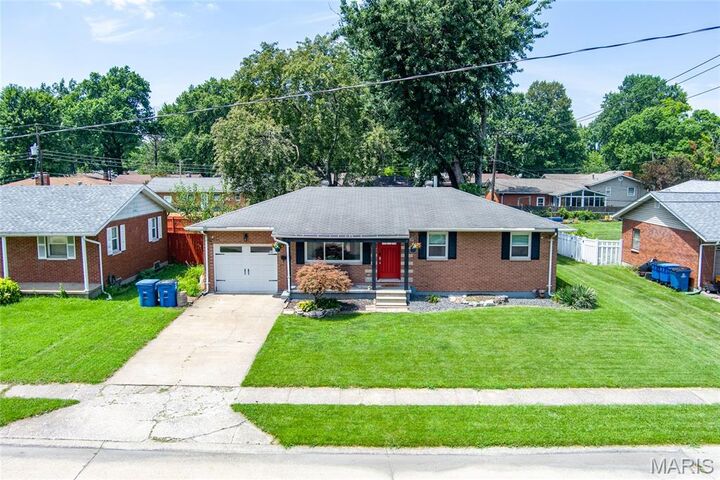 Property Photo: 3241 Colgate Place IL 62040