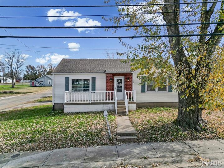 Property Photo: 113 7th Street MO 63601