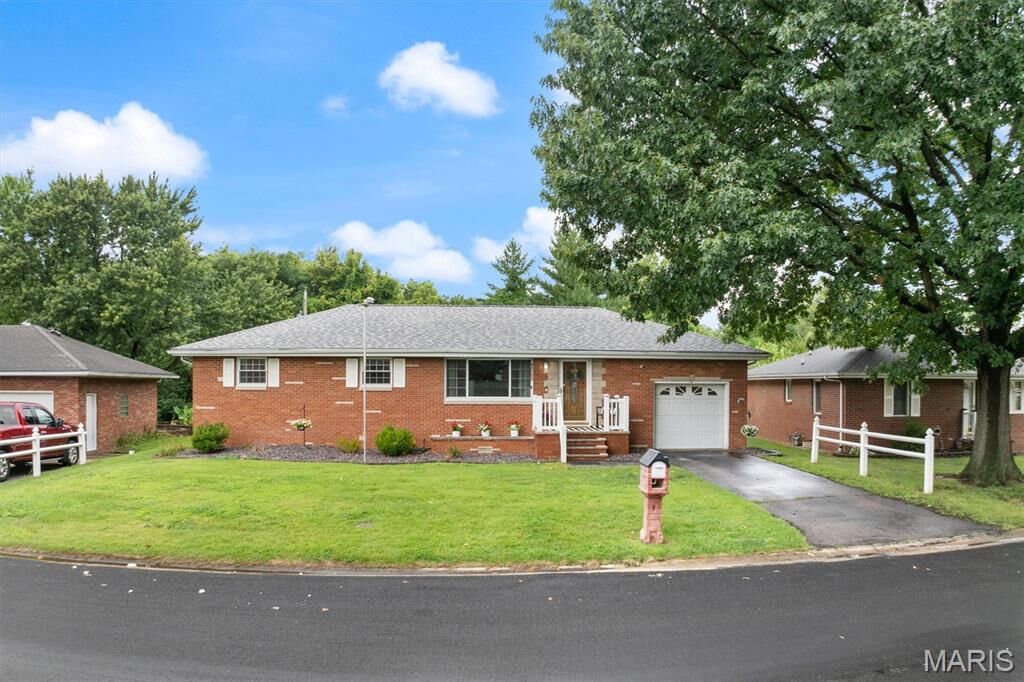 Property Photo:  487 Sullivan Street  IL 62024 