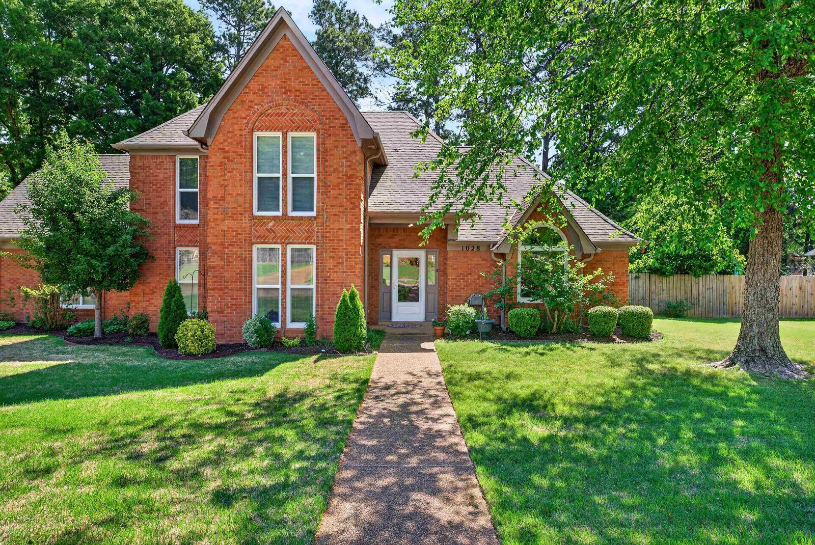 Property Photo:  1028 Winleaf Dr  TN 38017 