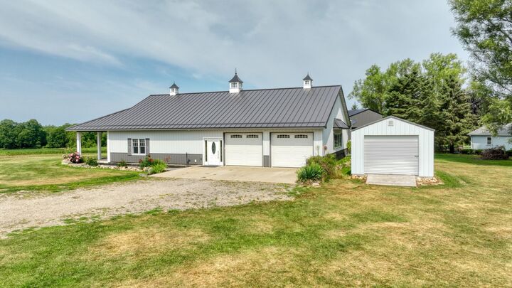 Property Photo: 2282 N Lake Wilson Road MI 49242