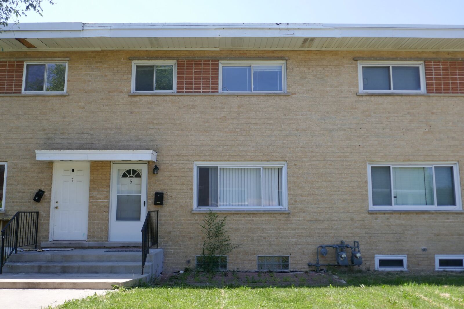 Property Photo: 5 E Judith Ann Drive 5 IL 60056
