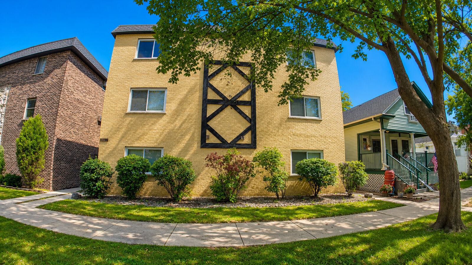 Property Photo: 1130 Dunlop Avenue 2C IL 60130