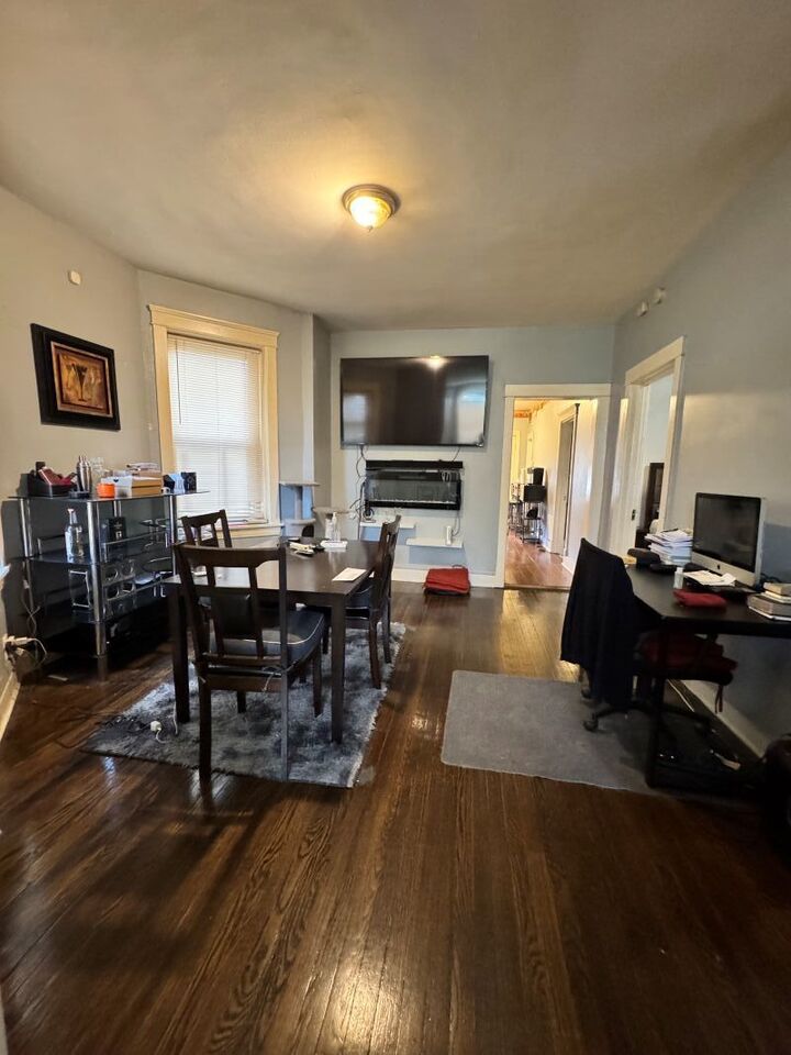 Property Photo: 5019 W Huron Street IL 60644