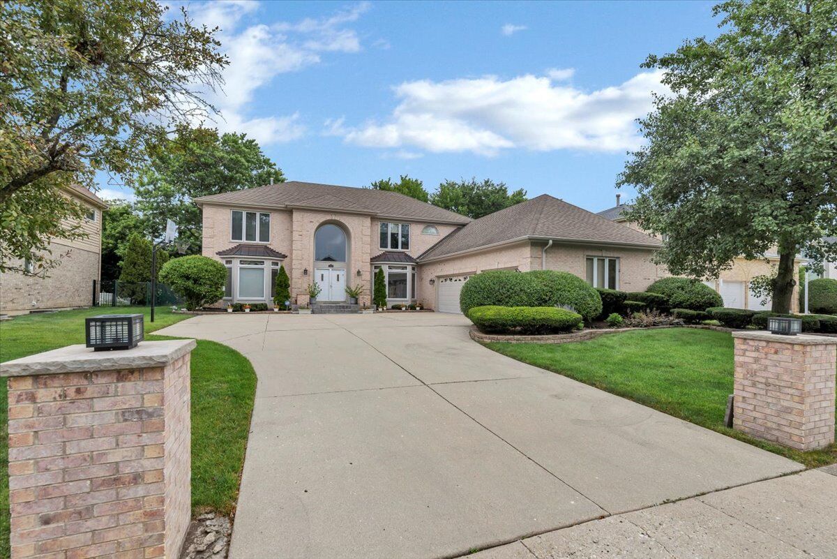 Property Photo: 1922 Deercrest Lane IL 60062