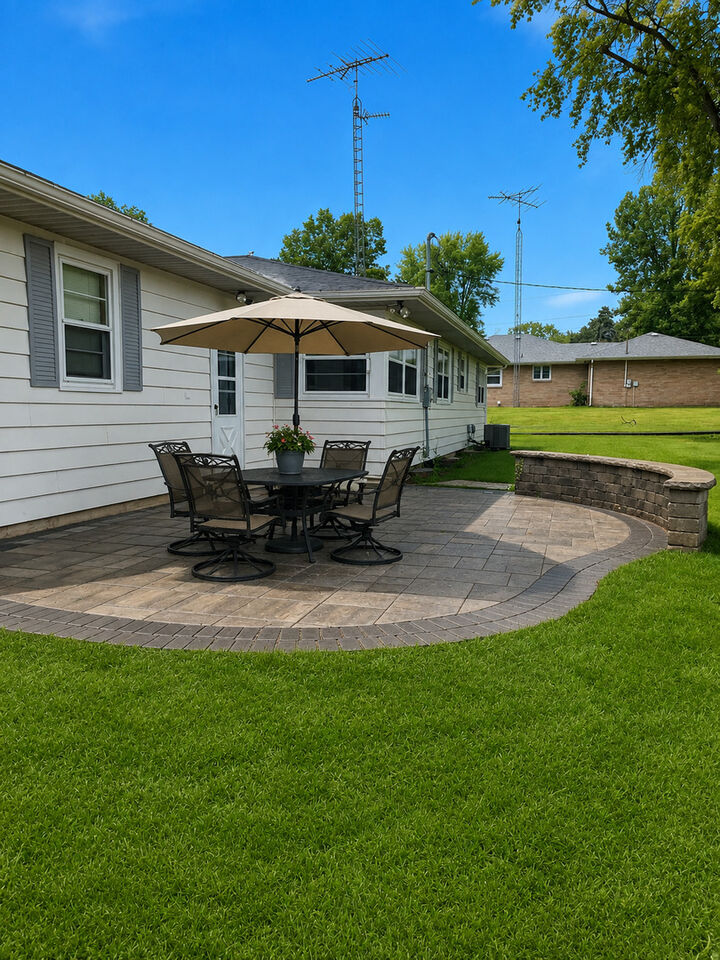 Property Photo:  532 Riley Drive  IL 60152 