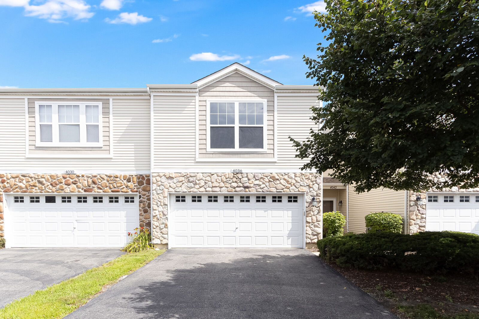 Property Photo: 4036 Boulder Court IL 60504