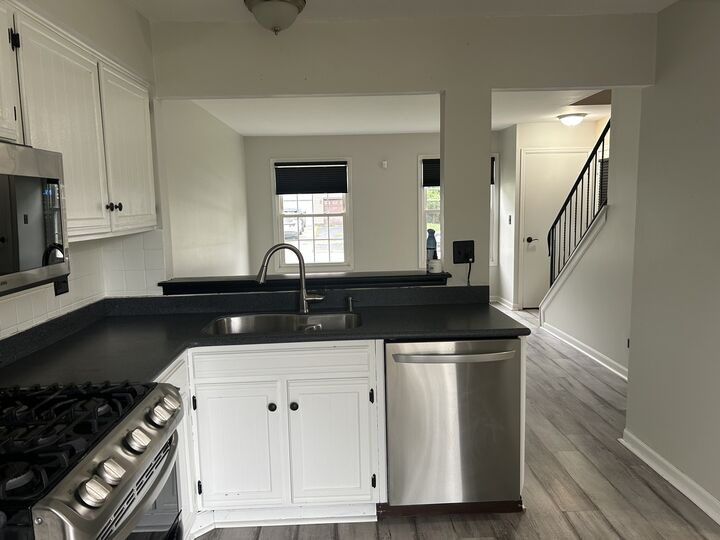 Property Photo:  1804 De Forest Lane  IL 60133 