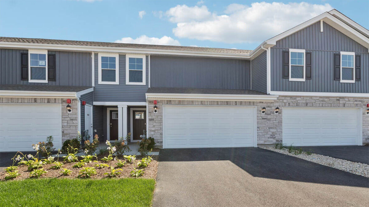 Property Photo: 3521 Richardson Circle IL 60560