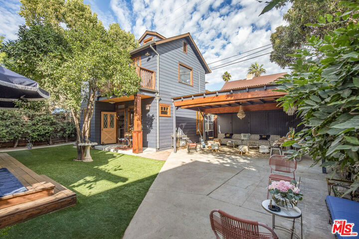 Property Photo:  1718 S Hobart Boulevard  CA 90006 