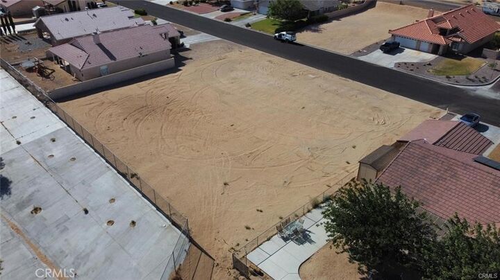 Property Photo: 14008 Topmast CA 92342